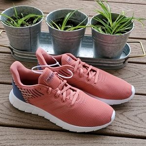 Adidas women Salmon color shoe size 8.5/9